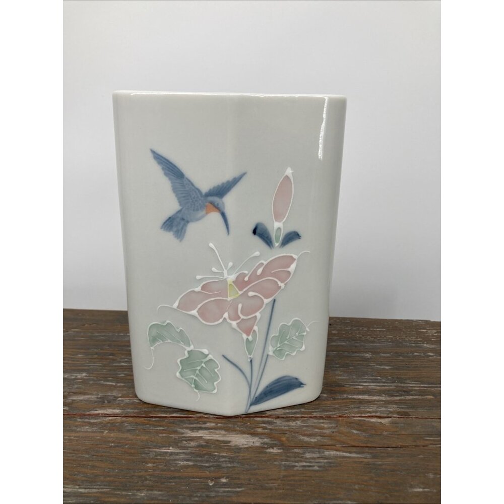 Vintage Otagiri Japan Pastel Ceramic Moriage Enamel Hummingbird Floral Vase